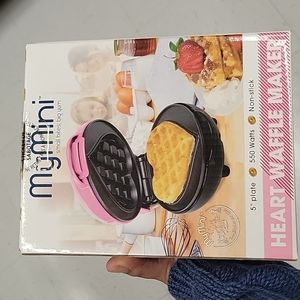 MyMini Personal Electric Heart Waffle Maker